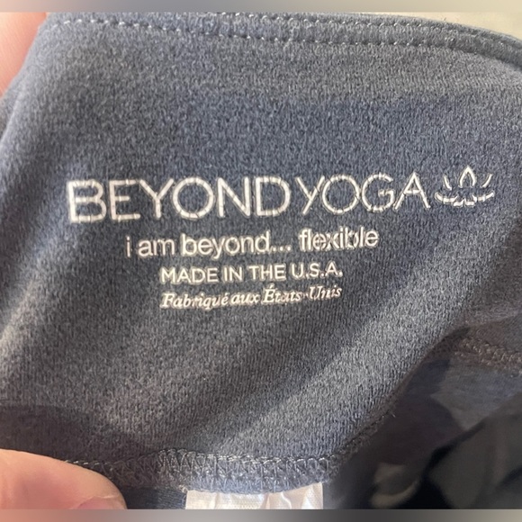 Beyond Yoga Leggings in shades of grey - size small - Picture 2 of 6